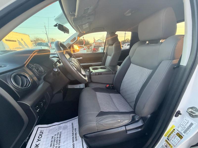 Toyota Tundra SR5 4.6L V8 Double Cab 2WD 2017