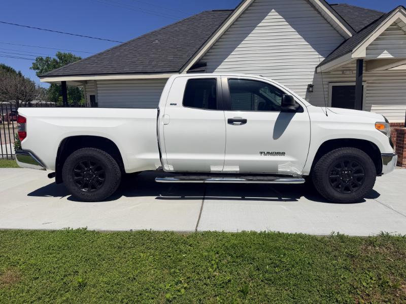 Toyota Tundra SR5 4.6L V8 Double Cab 2WD 2017