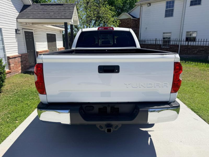 Toyota Tundra SR5 4.6L V8 Double Cab 2WD 2017