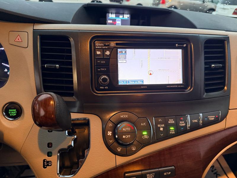 Toyota Sienna XLE FWD 8-Passenger V6 2013