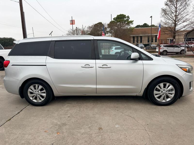 Kia Sedona LX 2015