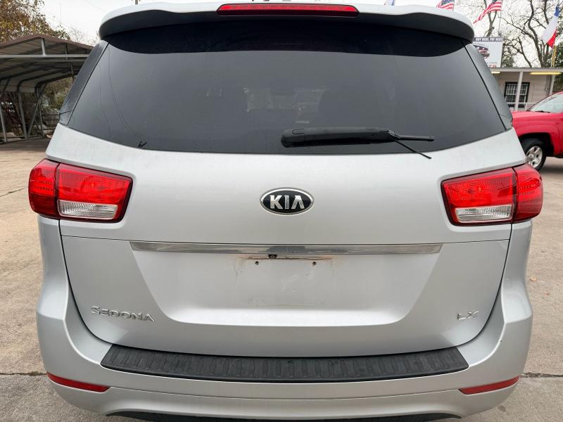 Kia Sedona LX 2015