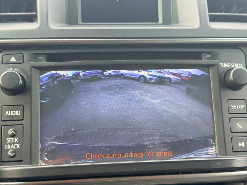 Toyota Highlander Base 2WD V6 2013