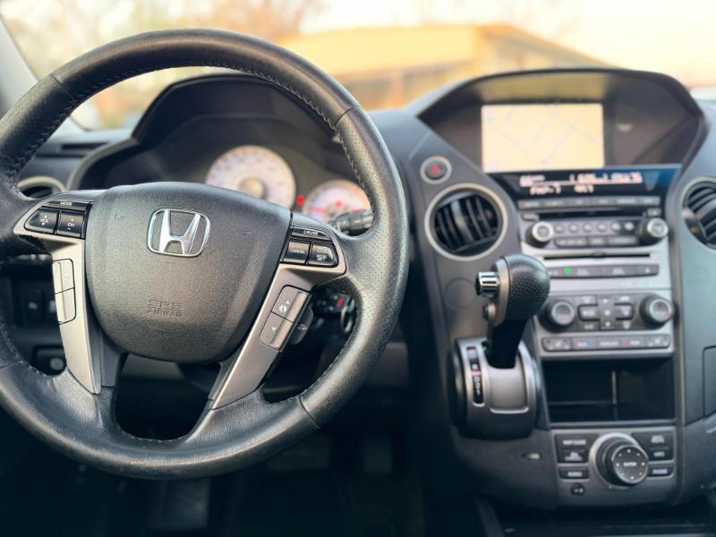 Honda Pilot Touring 2WD 5-Spd AT with DVD 2015