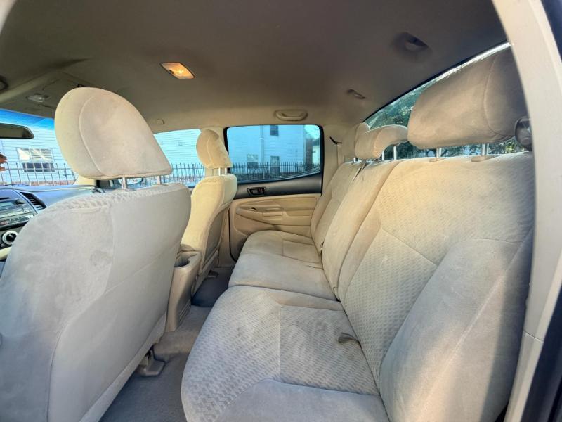 Toyota Tacoma PreRunner Double Cab V6 Auto 2WD 2009