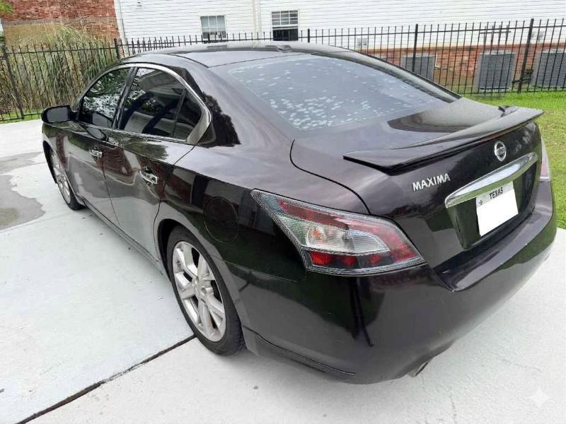 Nissan Maxima SV 2012