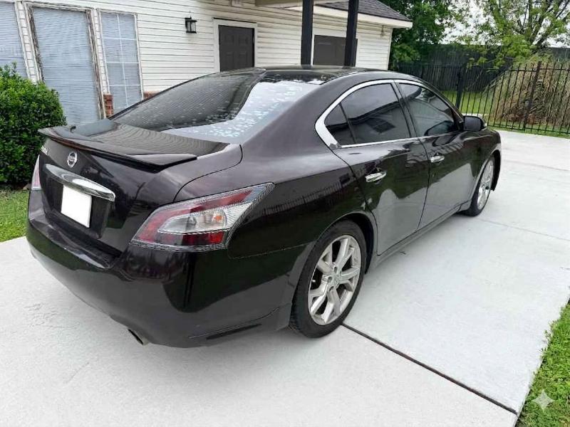 Nissan Maxima SV 2012