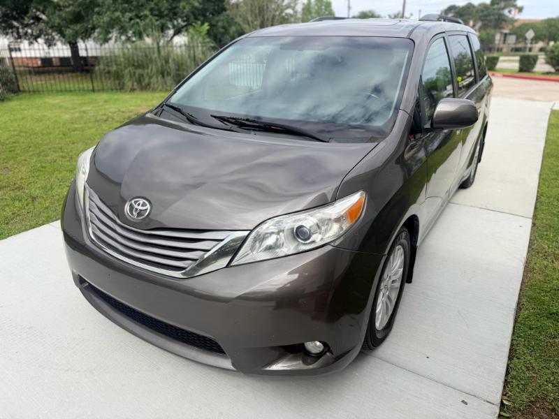Toyota Sienna XLE FWD 8-Passenger V6 2016