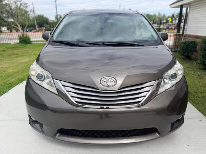 Toyota Sienna XLE FWD 8-Passenger V6 2016