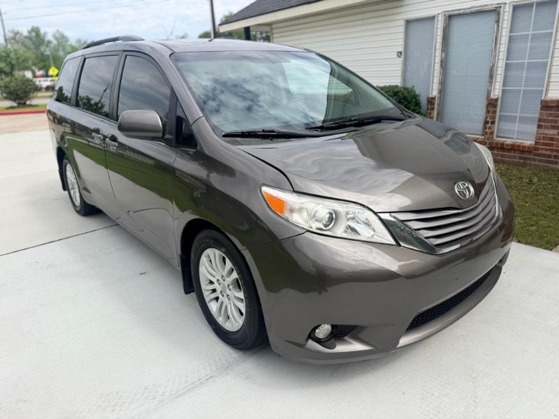 Toyota Sienna XLE FWD 8-Passenger V6 2016