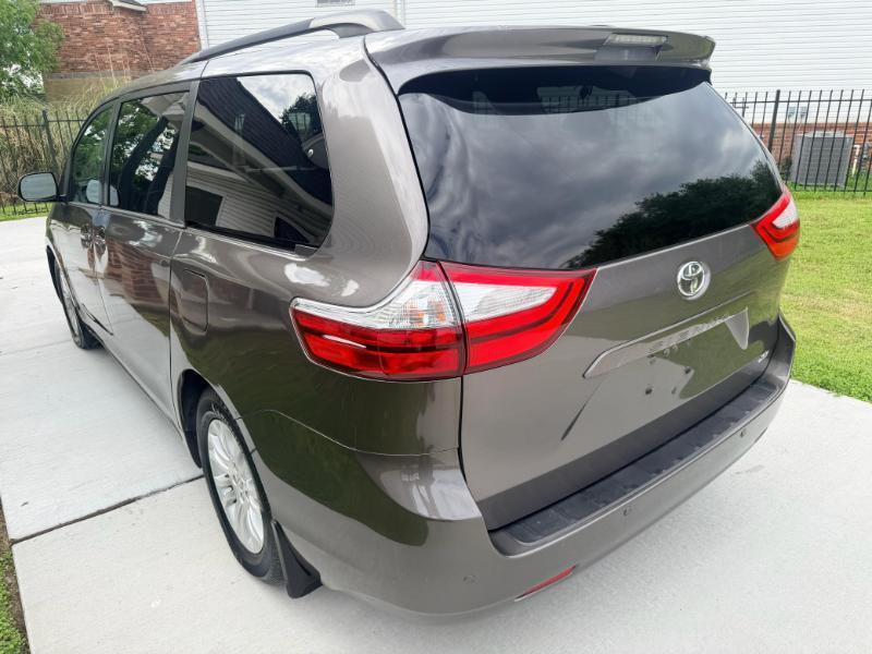 Toyota Sienna XLE FWD 8-Passenger V6 2016