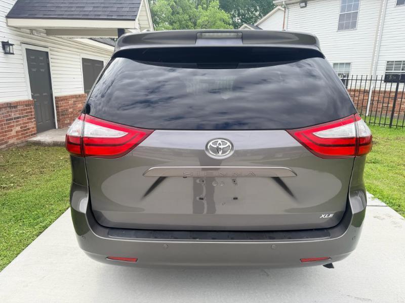 Toyota Sienna XLE FWD 8-Passenger V6 2016