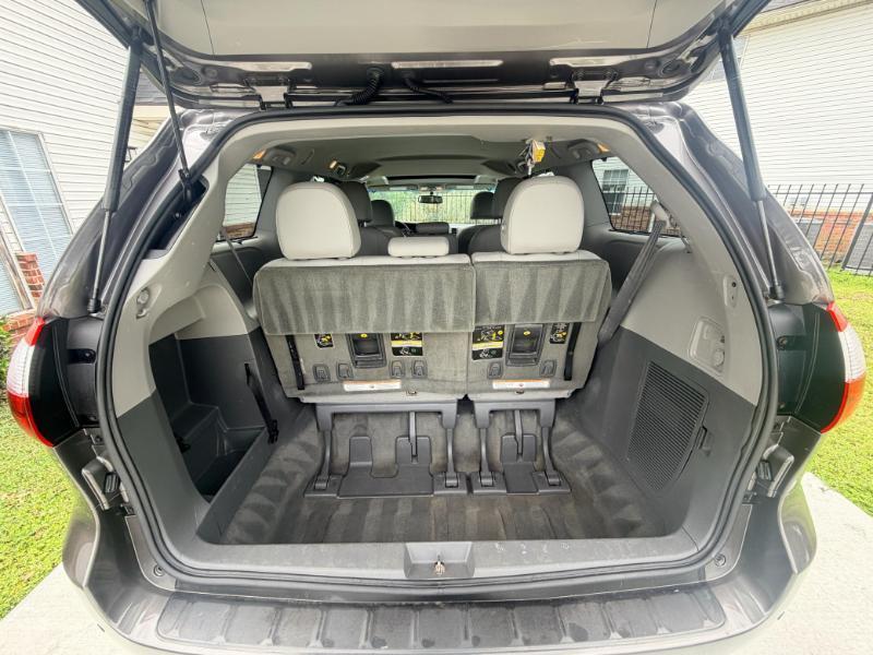Toyota Sienna XLE FWD 8-Passenger V6 2016