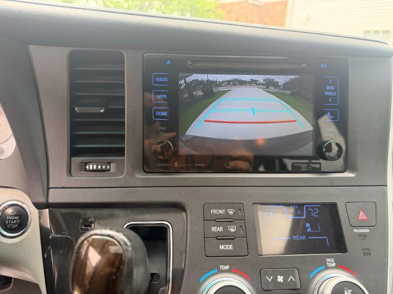 Toyota Sienna XLE FWD 8-Passenger V6 2016