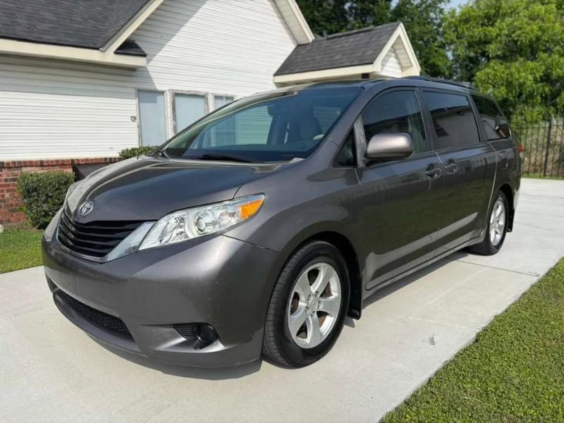 Toyota Sienna LE FWD 8-Passenger V6 2014