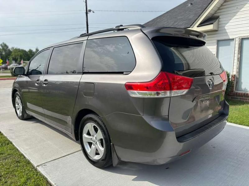 Toyota Sienna LE FWD 8-Passenger V6 2014