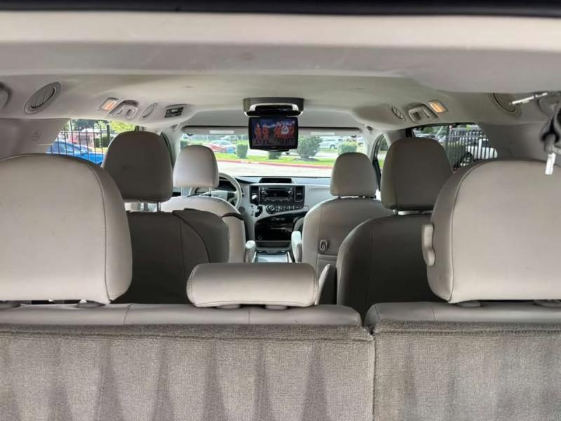 Toyota Sienna LE FWD 8-Passenger V6 2014