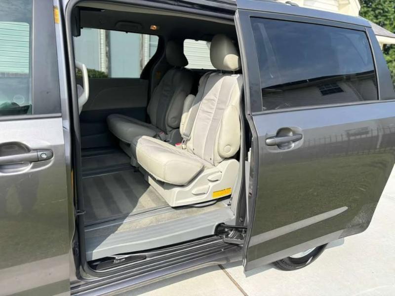Toyota Sienna LE FWD 8-Passenger V6 2014