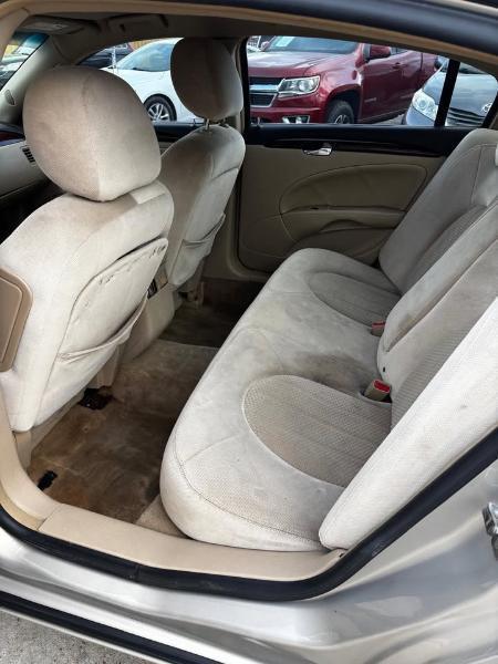 Buick Lucerne CX 2009