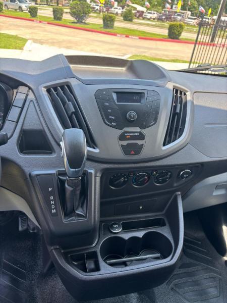 Ford Transit 150 Van Low Roof 60/40 Pass. 148-in. WB 2015