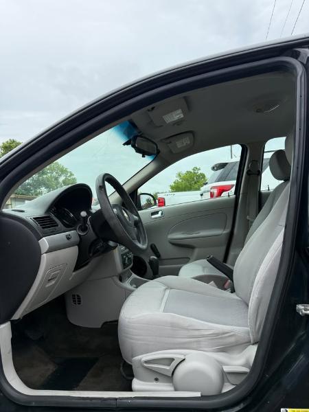 Chevrolet Cobalt LS Sedan 2010