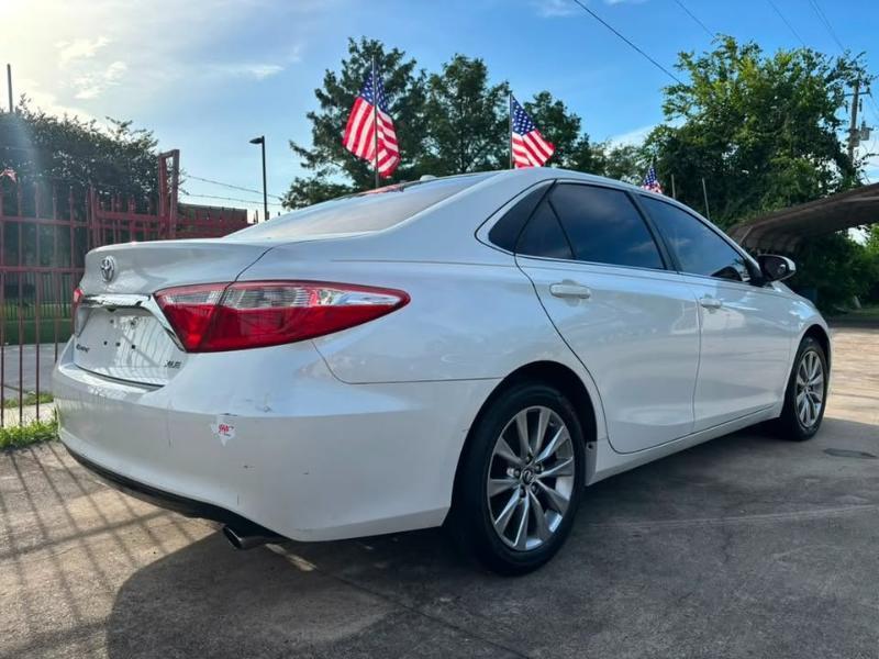 Toyota Camry SE 2017