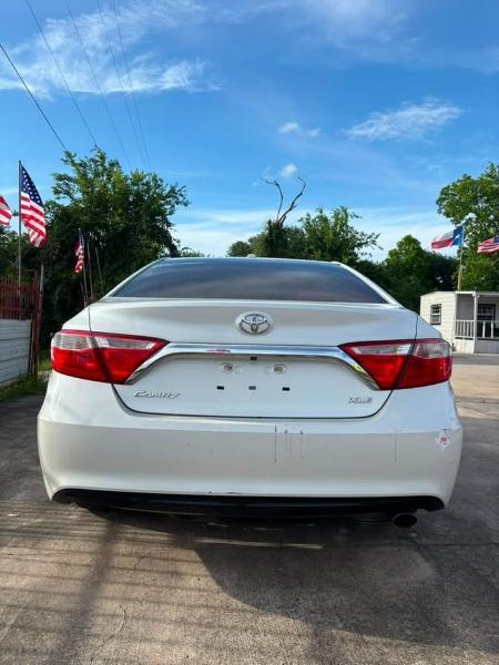 Toyota Camry SE 2017