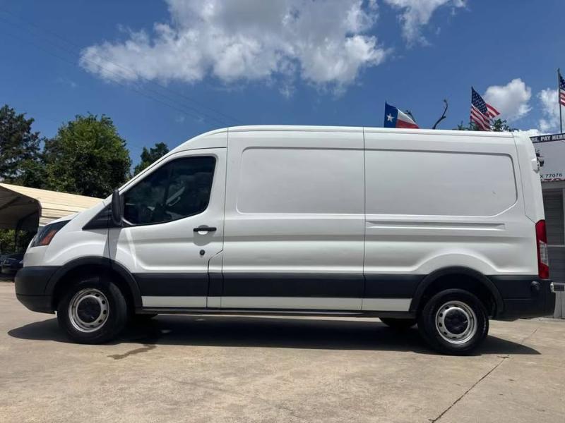 Ford Transit 250 Van Med. Roof w/Sliding Pass. 148-in. WB 2019