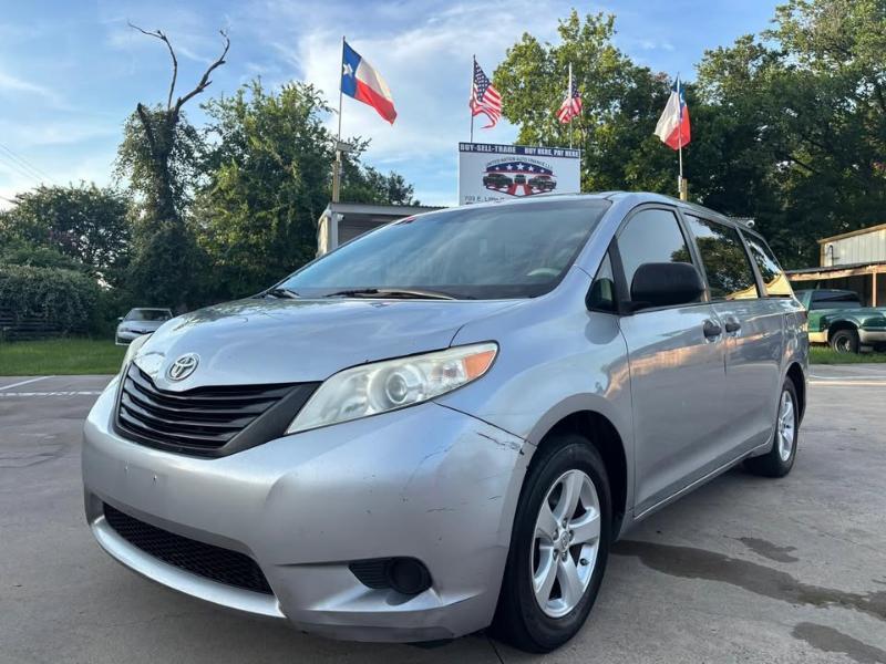 Toyota Sienna FWD 7-Passenger I4 2012