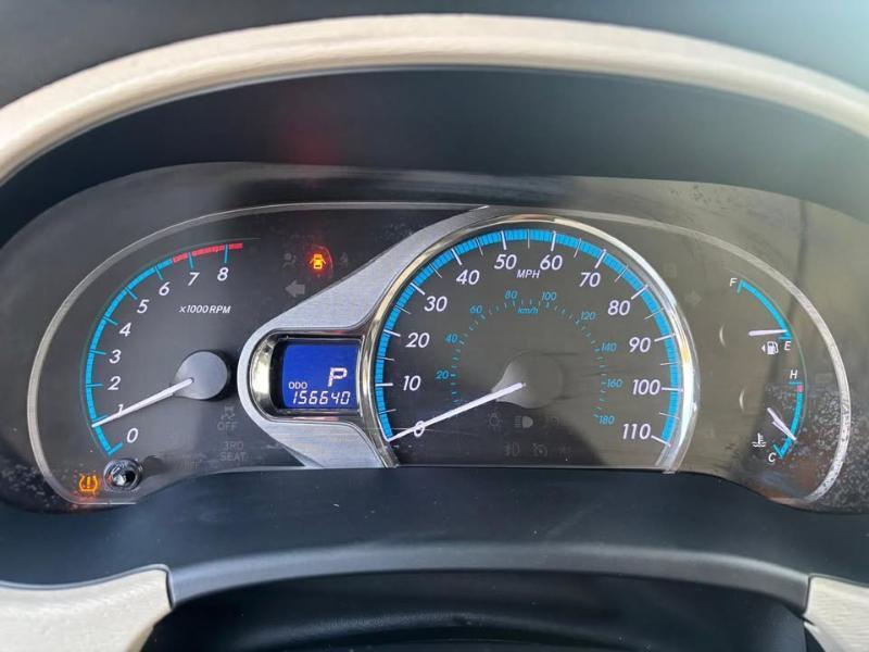 Toyota Sienna Limited 7-Pass V6 2011