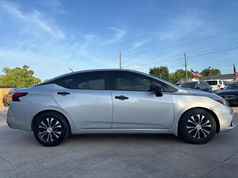 Nissan Versa S CVT 2021