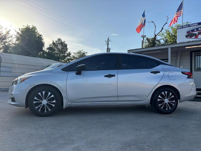 Nissan Versa S CVT 2021
