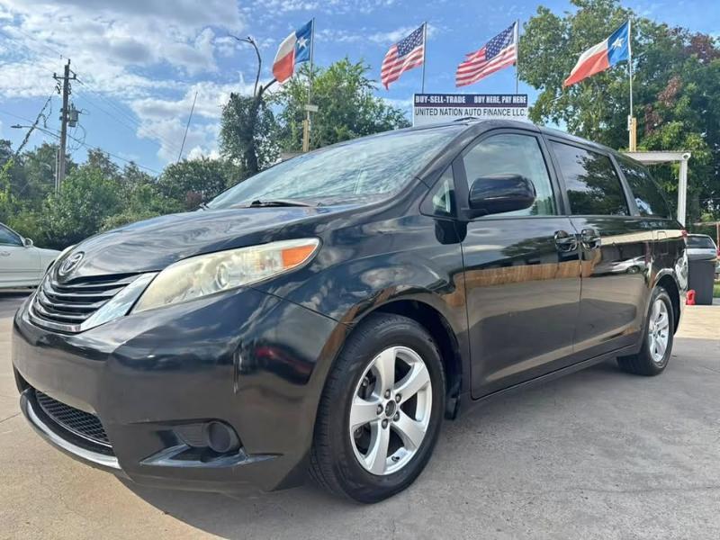 2014 Toyota Sienna LE FWD 8-Passenger V6