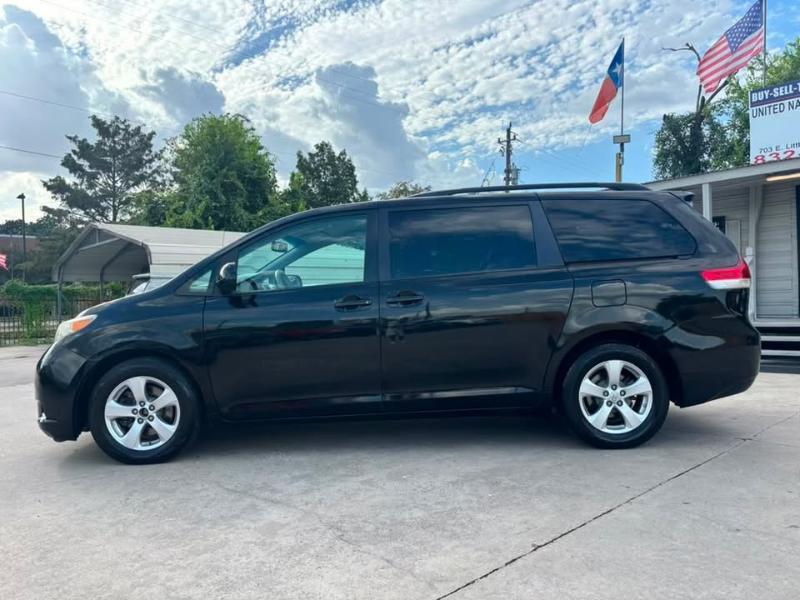 Toyota Sienna LE FWD 8-Passenger V6 2014