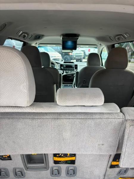 Toyota Sienna LE FWD 8-Passenger V6 2014
