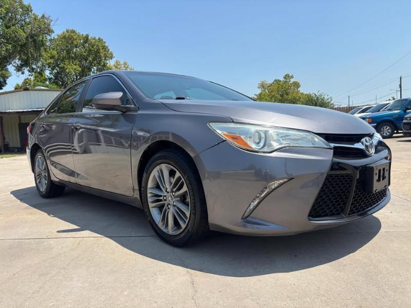 Toyota Camry SE 2015