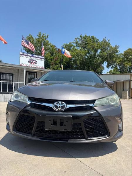 Toyota Camry SE 2015