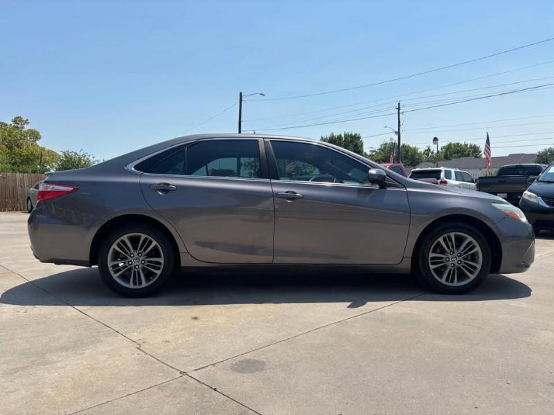 Toyota Camry SE 2015
