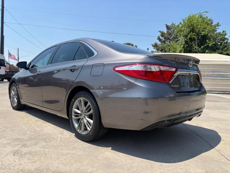 Toyota Camry SE 2015