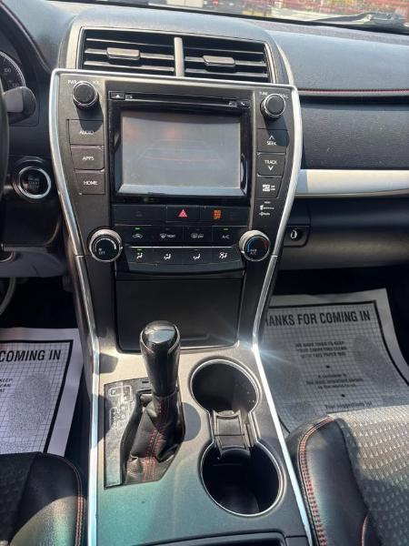Toyota Camry SE 2015