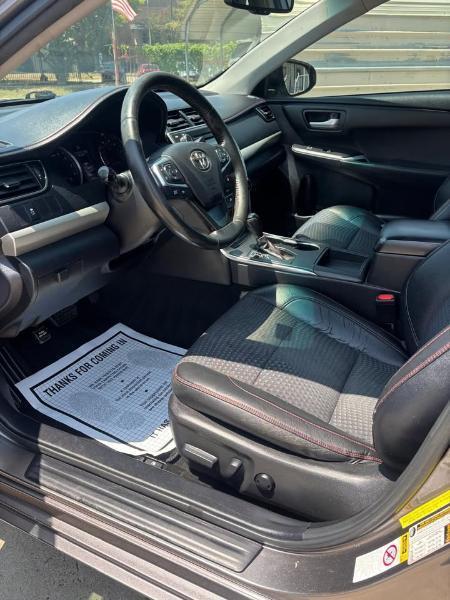 Toyota Camry SE 2015