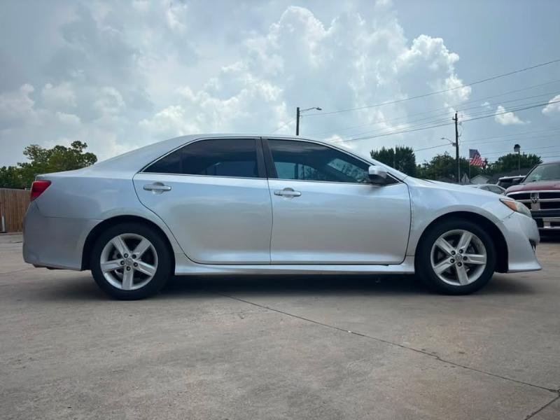 Toyota Camry L 2012