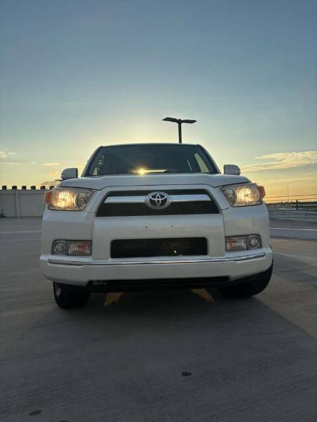 Toyota 4Runner SR5 2WD 2012