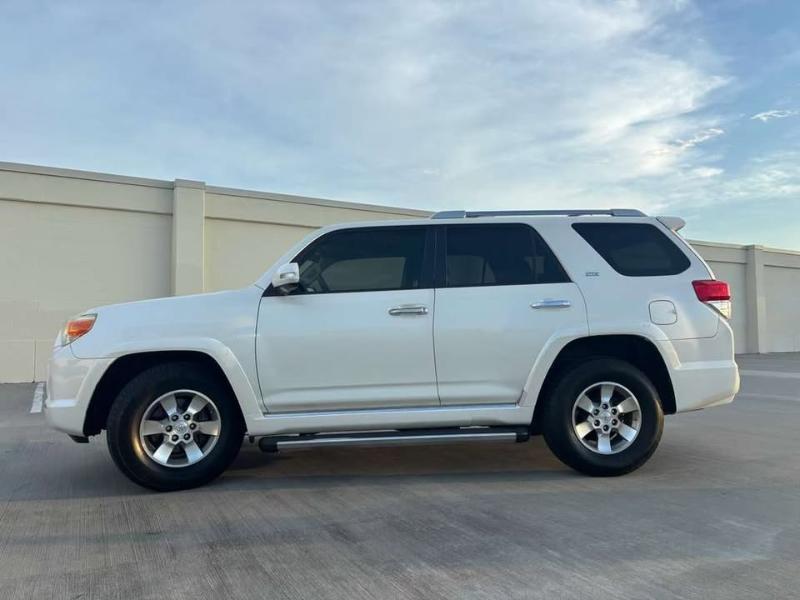 Toyota 4Runner SR5 2WD 2012