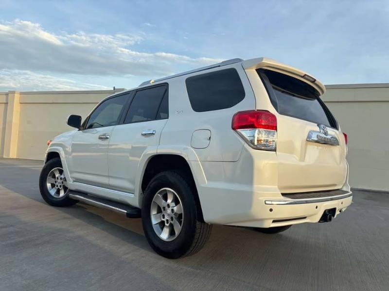 Toyota 4Runner SR5 2WD 2012