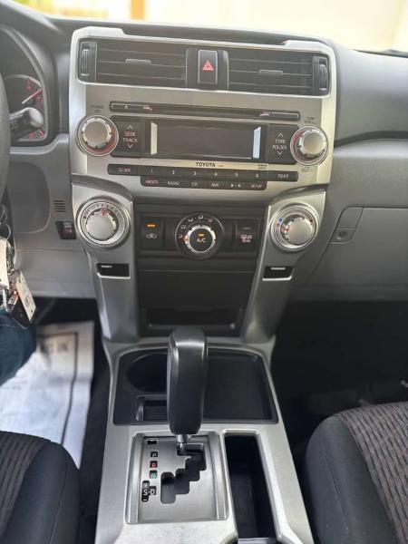 Toyota 4Runner SR5 2WD 2012