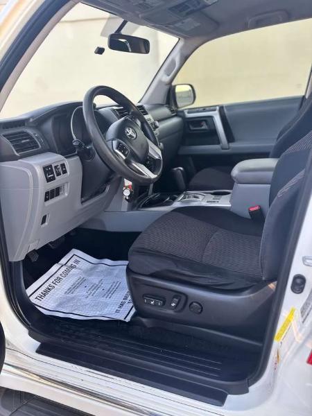 Toyota 4Runner SR5 2WD 2012