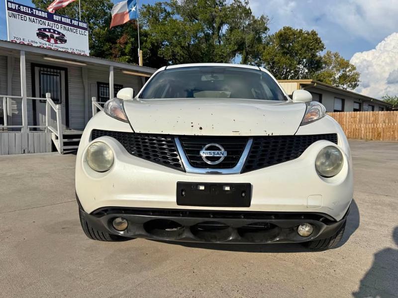 Nissan Juke S FWD 2013