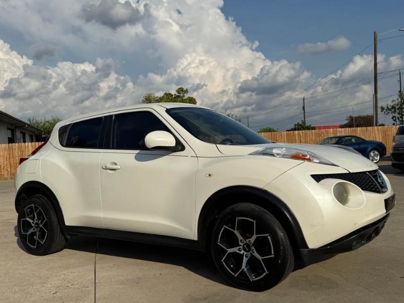 Nissan Juke S FWD 2013