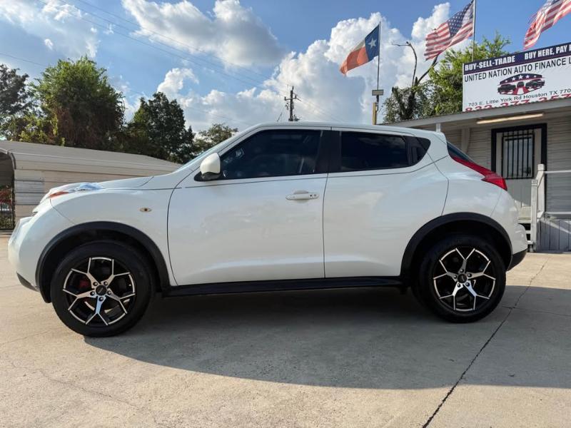 Nissan Juke S FWD 2013